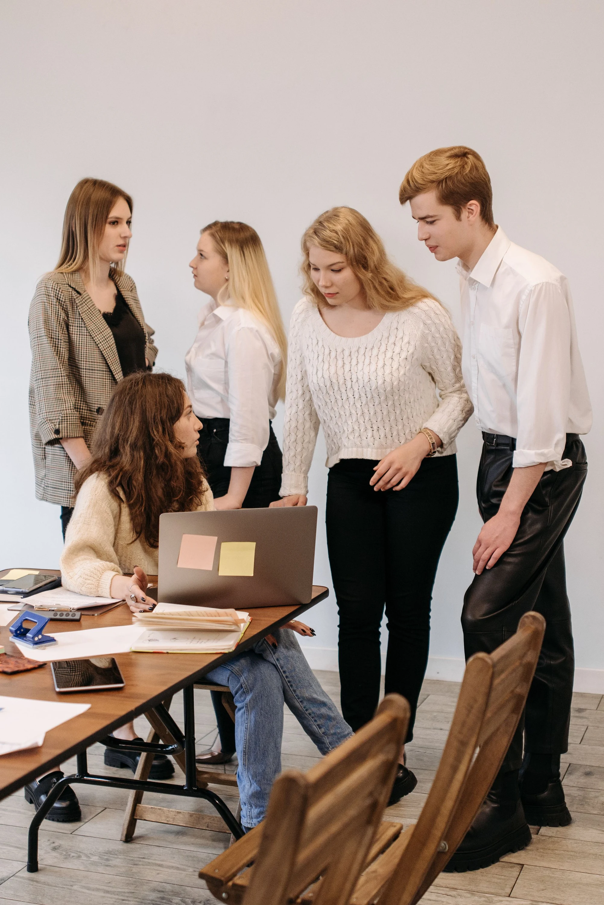 A professional team discussing the next working priority